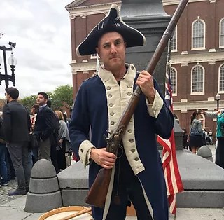 This trend is the complete opposite of the sculpted look. Rqcedj8botst1m