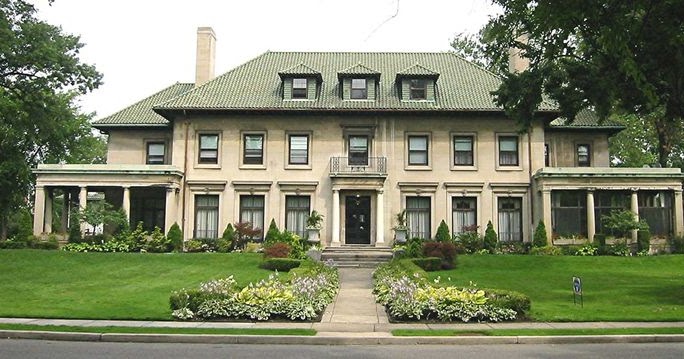 The holiday home tour is the largest annual fundraiser for hbea. Hip In Detroit Check Out The Boston Edison Attic Sale This Saturday And Sunday