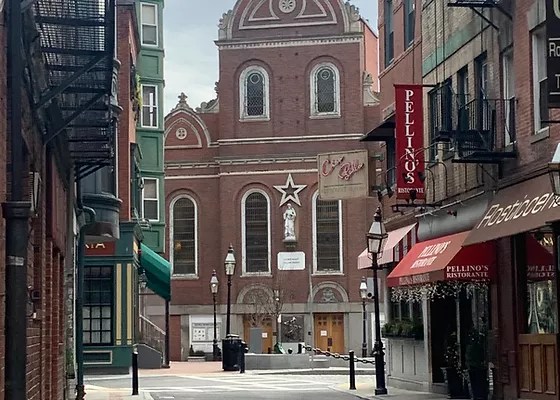 Welcome to the boston ghost tour, home of the american revolution, site of the tea party, and a hotspot for ghosts? Boston Solo Walking Tours Walkntours